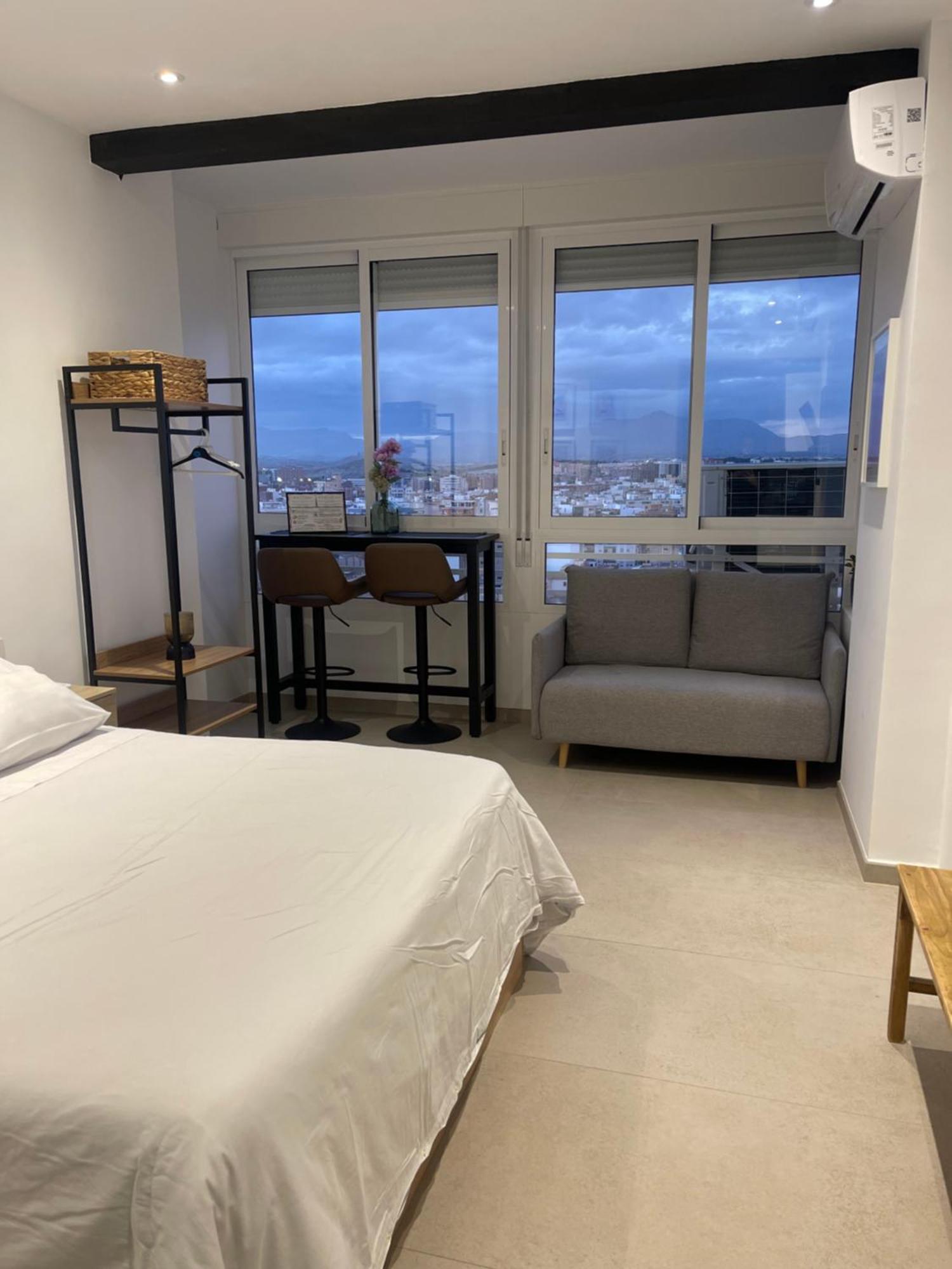 Sky Views Studio In City Centre Alicante Exterior foto